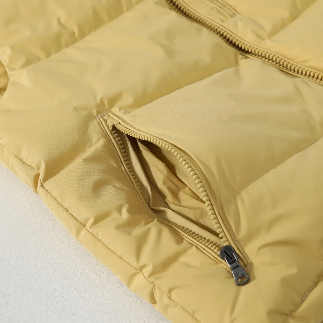 P490 #R51 Ralph Lauren winter new style for men and women, classic small logo waterproof pure down vest sleeveless official item number: RL14255 Full set of customized accessories, details determine success or failure.  - Accessories: Original hangtag, washed label + electroplated YK zipper logo, customized Laval Lauren zipper, full set of accessories - Same style for men and women. Color: Khaki, green, navy, black. Size: S M L